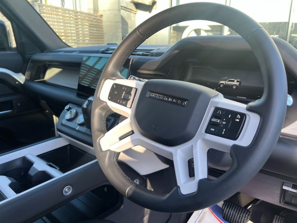 Used Land Rover Defender 2025 for sale - 76368186: Photo 21