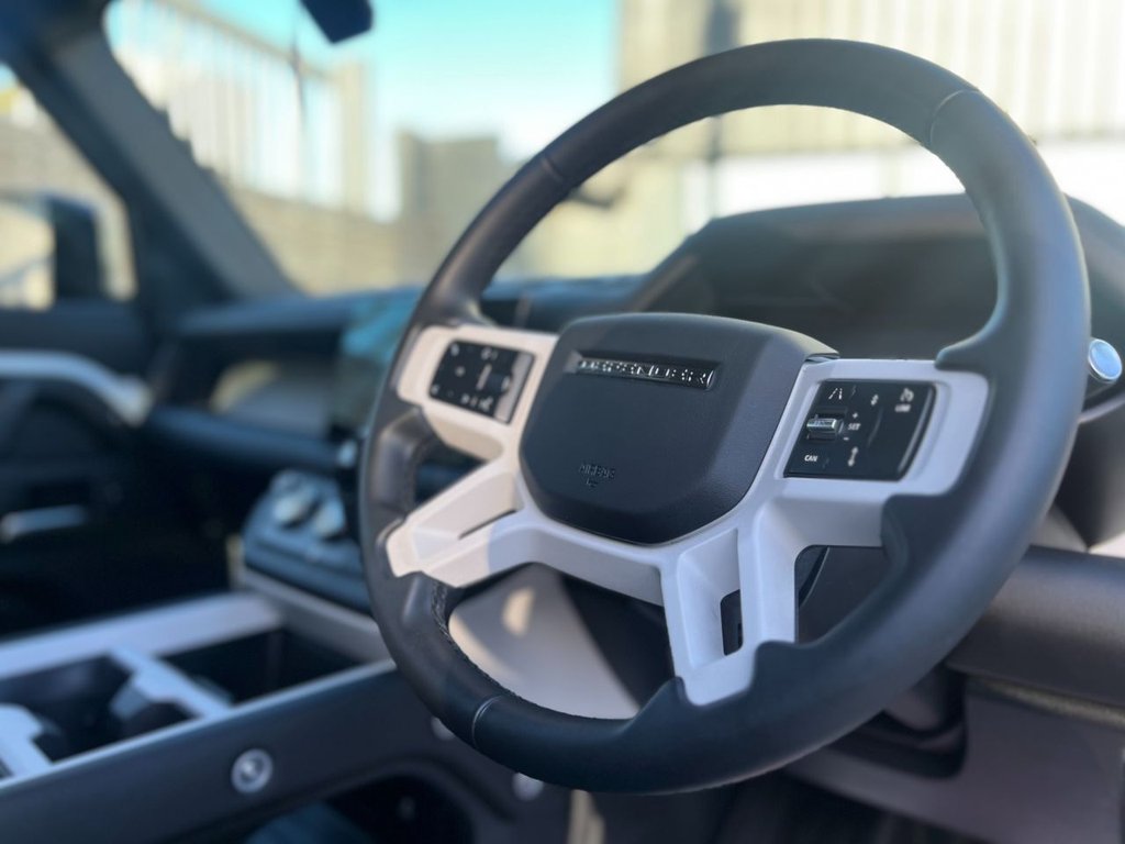Used Land Rover Defender 2025 for sale - 76368186: Photo 23