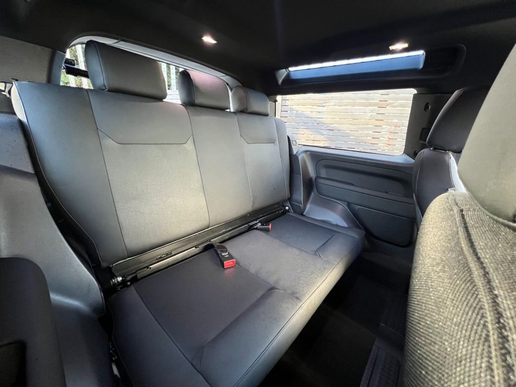 Used Land Rover Defender 2025 for sale - 76368186: Photo 24