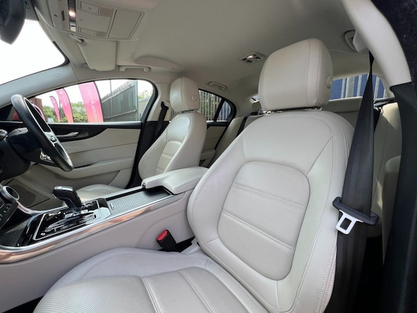Used Jaguar XE 2019 for sale - 75596976: Photo 17