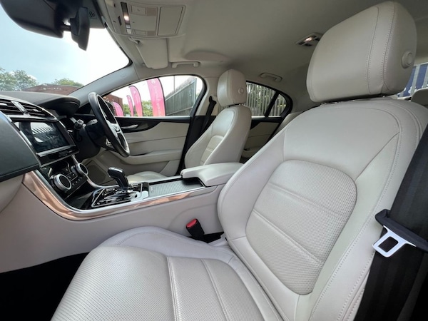 Used Jaguar XE 2019 for sale - 75596976: Photo 18
