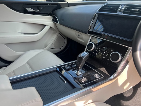 Used Jaguar XE 2019 for sale - 75596976: Photo 26