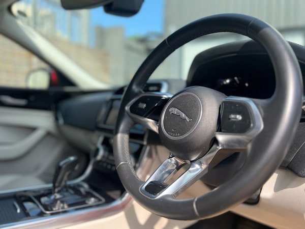 Used Jaguar XE 2019 for sale - 75596976: Photo 27