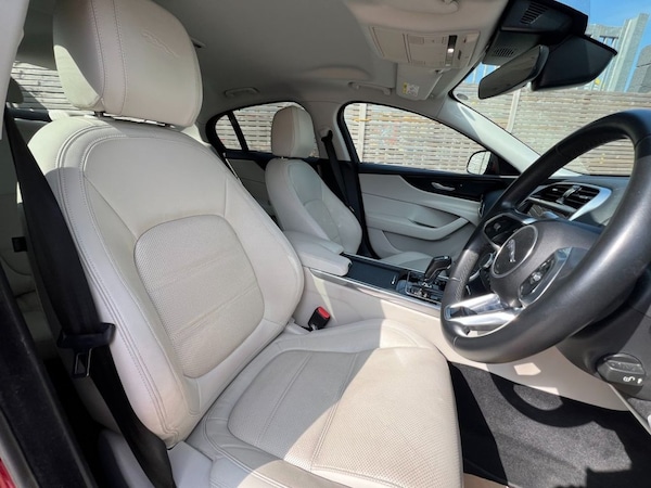Used Jaguar XE 2019 for sale - 75596976: Photo 30