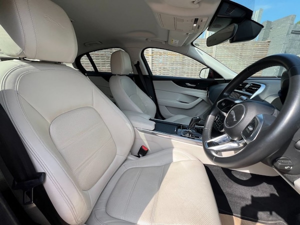 Used Jaguar XE 2019 for sale - 75596976: Photo 31