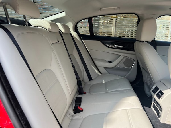 Used Jaguar XE 2019 for sale - 75596976: Photo 32