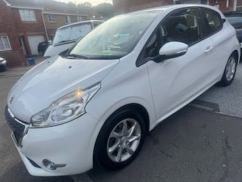 Used Peugeot 208 2013 for sale - 79693469: Photo