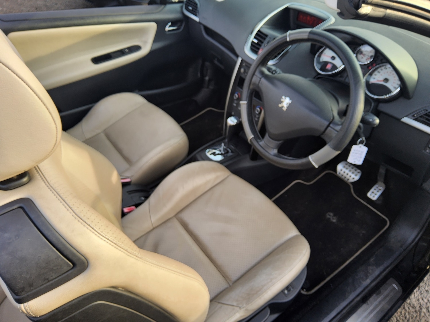 Used Peugeot 207 2010 for sale - 77024336: Photo 8