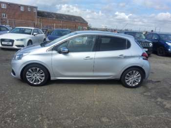 Used Peugeot 208 2015 for sale - 75282916: Photo