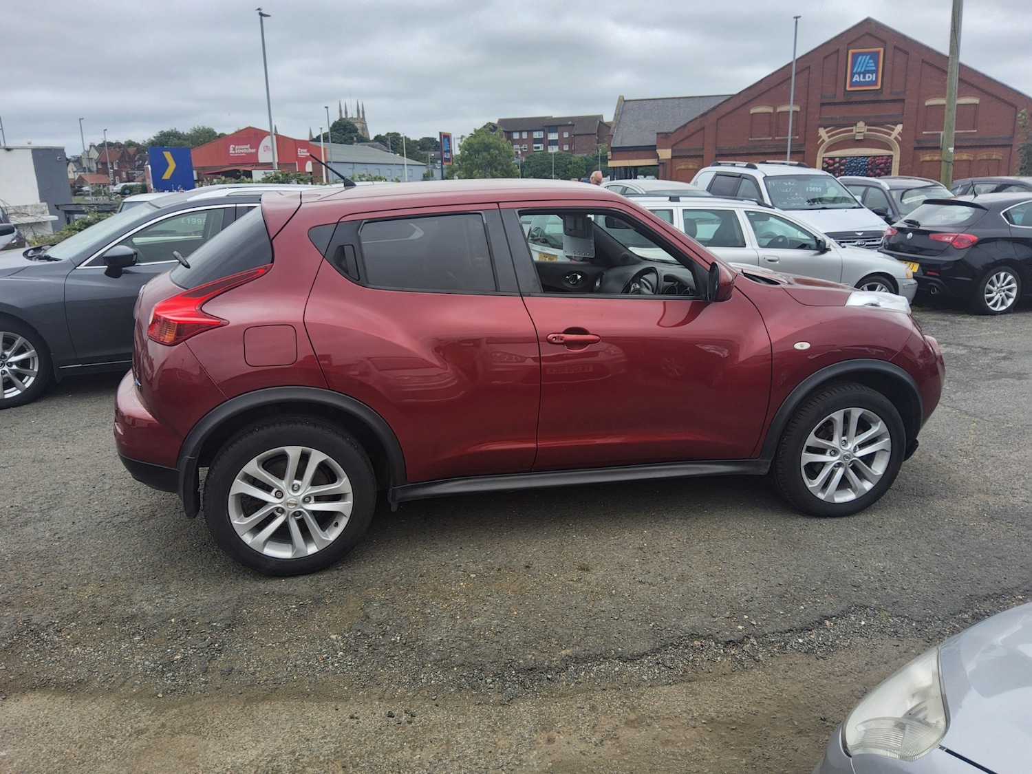 Used Nissan Juke 2011 for sale - 76016684: Photo 8