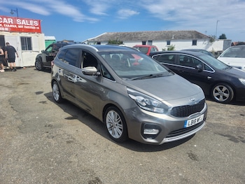 Used Kia Carens 2018 for sale - 79320910: Photo