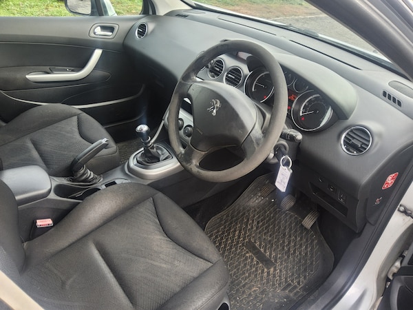 Used Peugeot 308 2013 for sale - 76263065: Photo 9