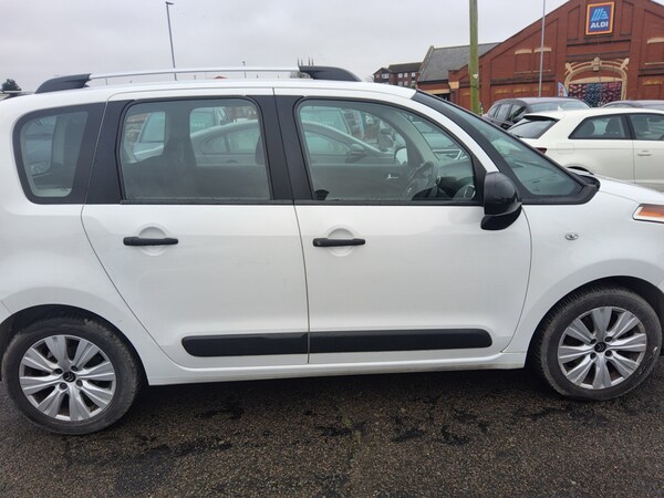 Used Citroen C3 Picasso 2016 for sale - 73802919: Photo 8