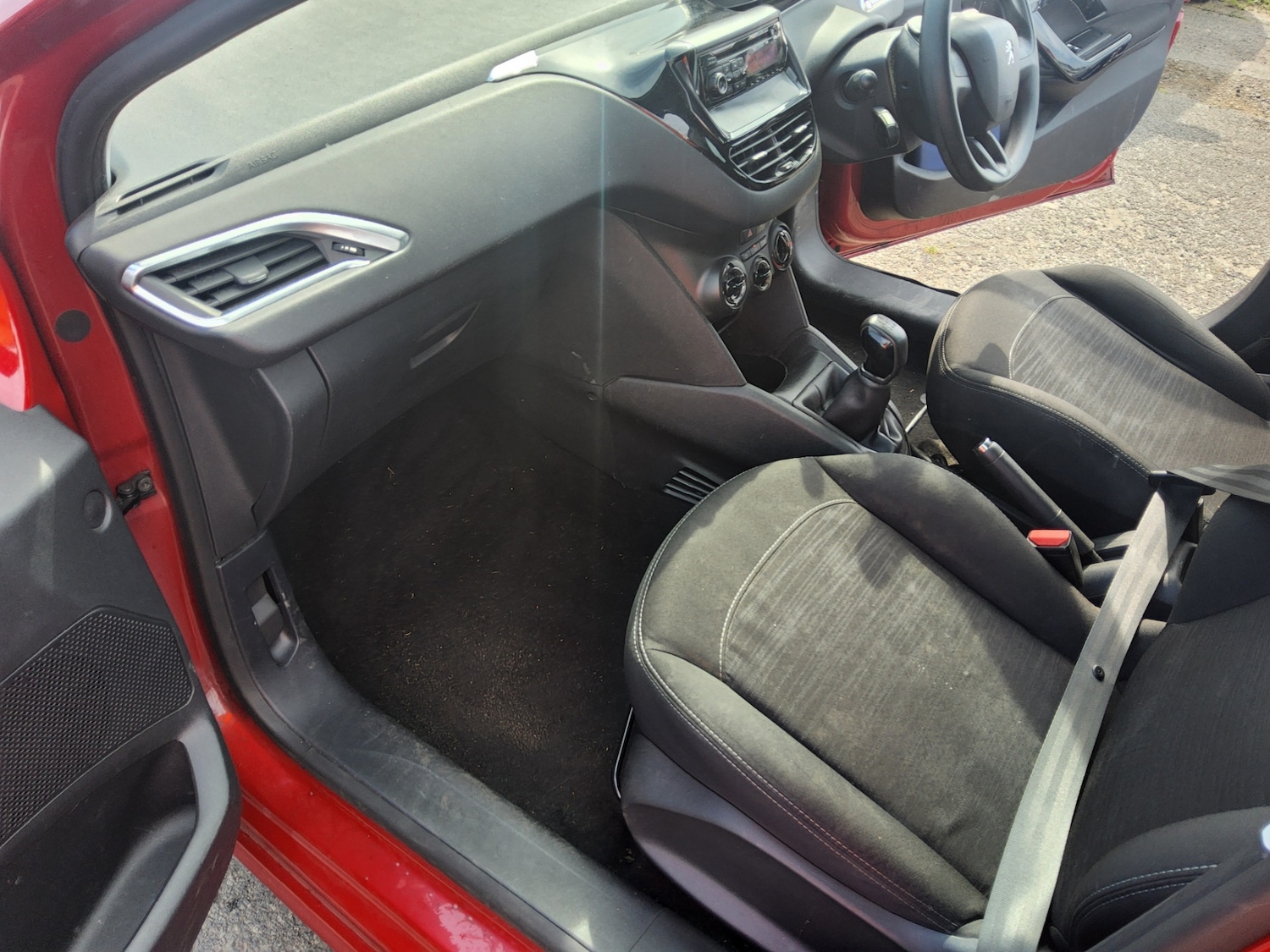 Used Peugeot 208 2015 for sale - 77272672: Photo 13