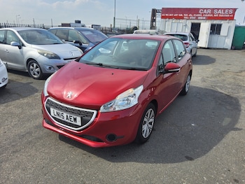 Used Peugeot 208 2015 for sale - 77272672: Photo