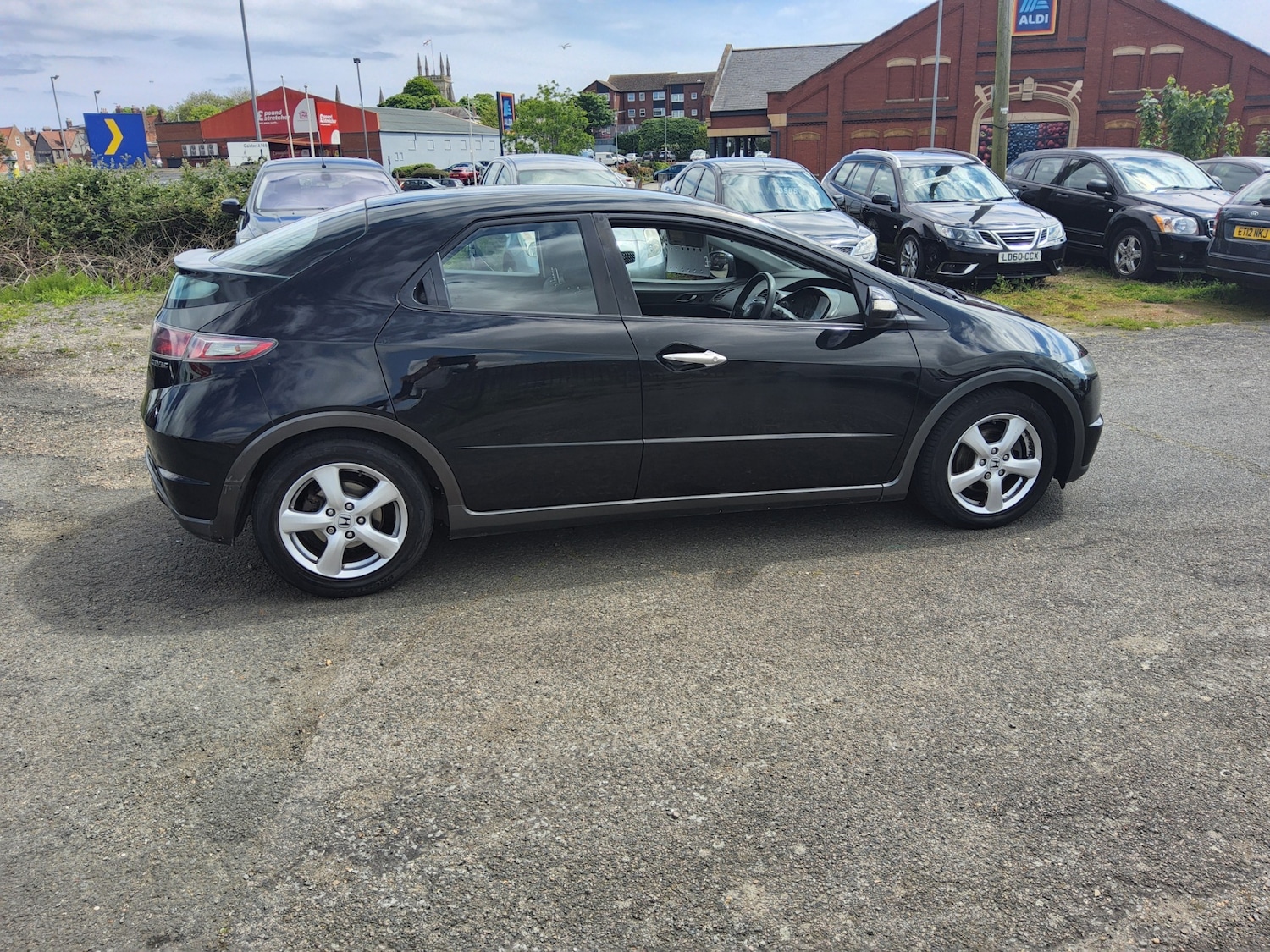 Used Honda Civic 2009 for sale - 76007393: Photo 2