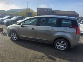 Used Peugeot 5008 2011 for sale - 73896857: Photo