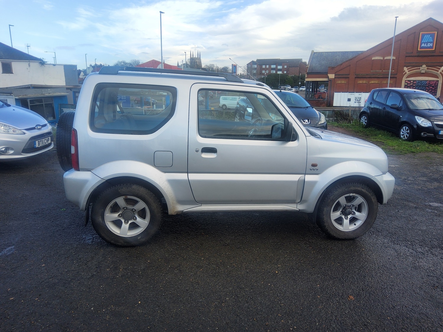 Used Suzuki Jimny 2006 for sale - 76682537: Photo 8