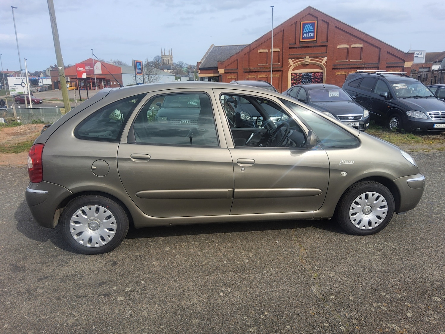 Used Citroen Xsara Picasso 2010 for sale - 78198872: Photo 8