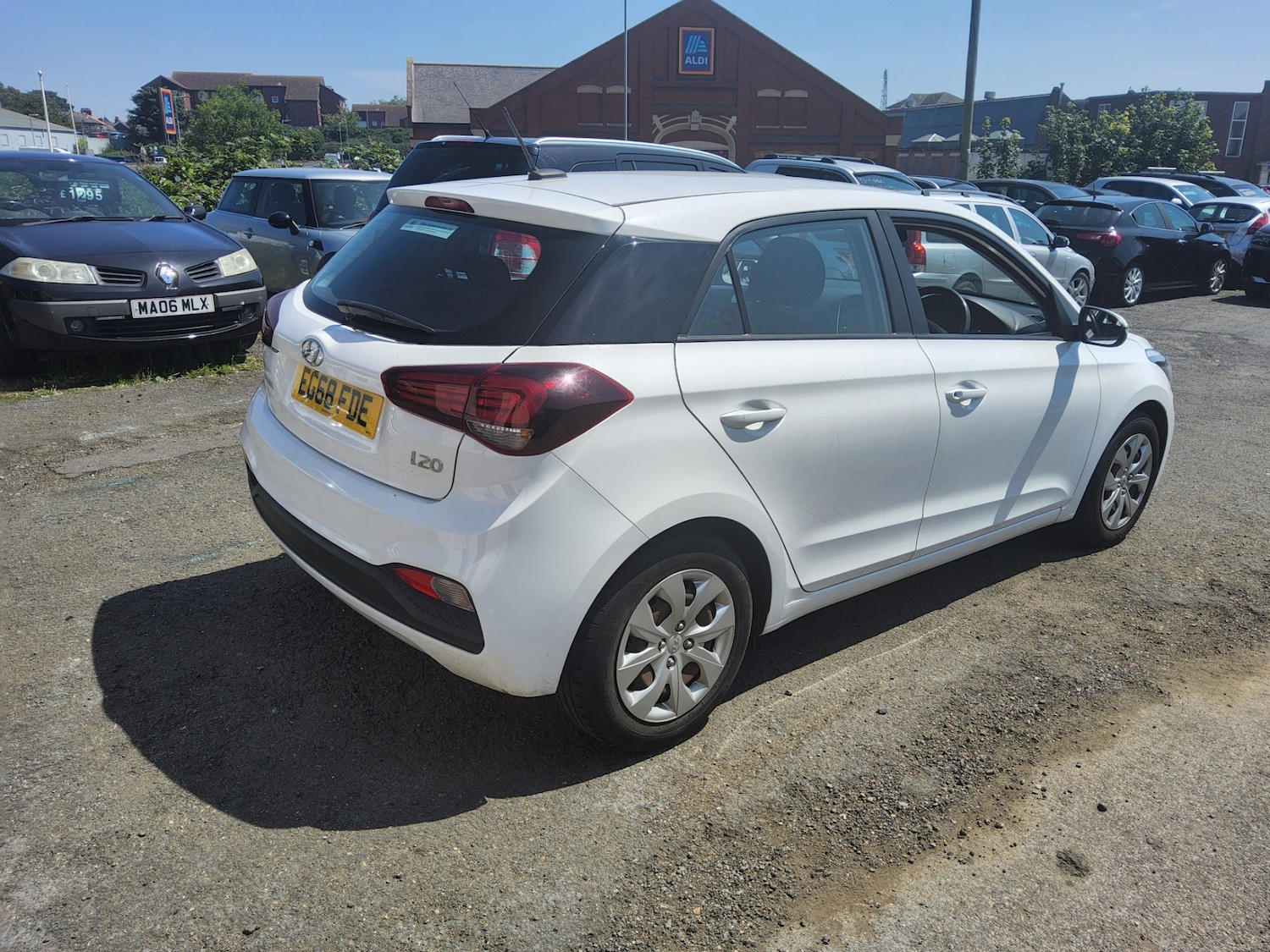 Used Hyundai i20 2019 for sale - 77272618: Photo 4