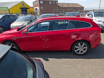 Used Volvo V60 2017 for sale - 79471159: Photo