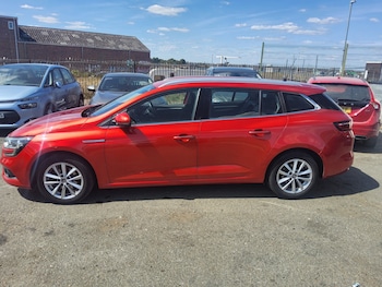 Used Renault Megane 2017 for sale - 79458016: Photo