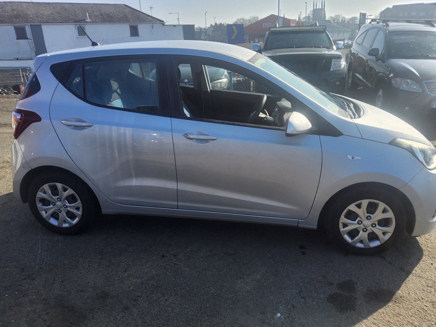 Used Hyundai i10 2014 for sale - 77272609: Photo 8