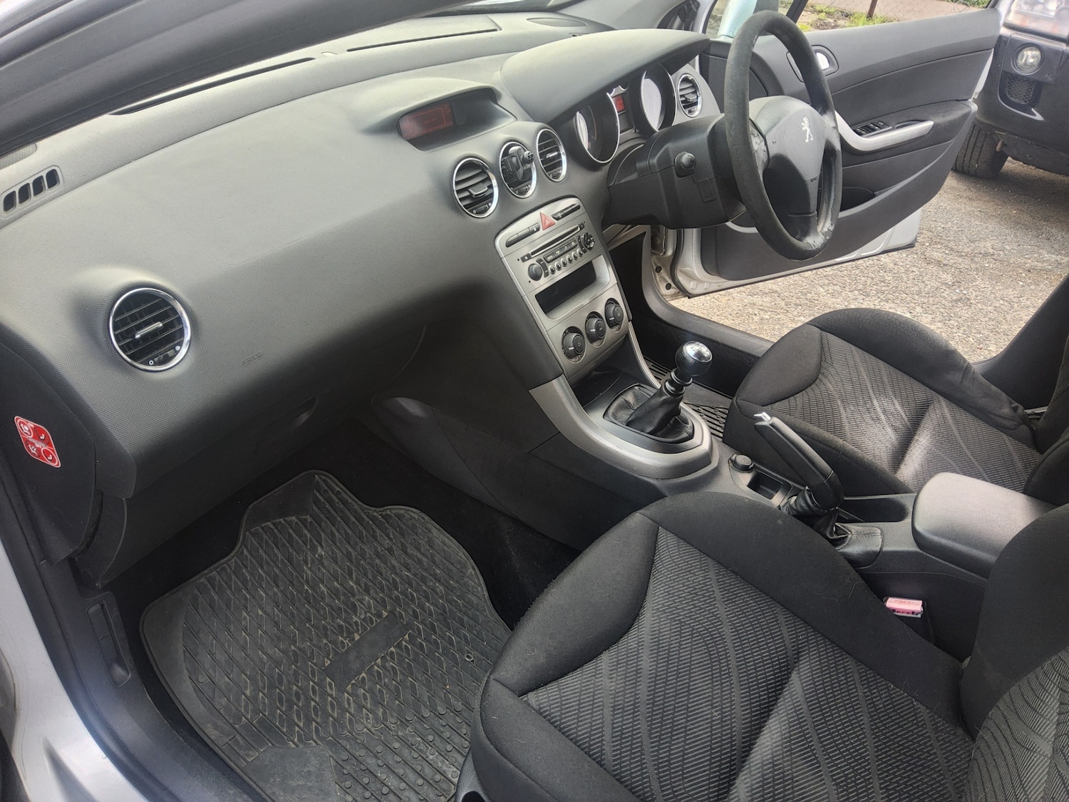 Used Peugeot 308 2013 for sale - 77271914: Photo 13