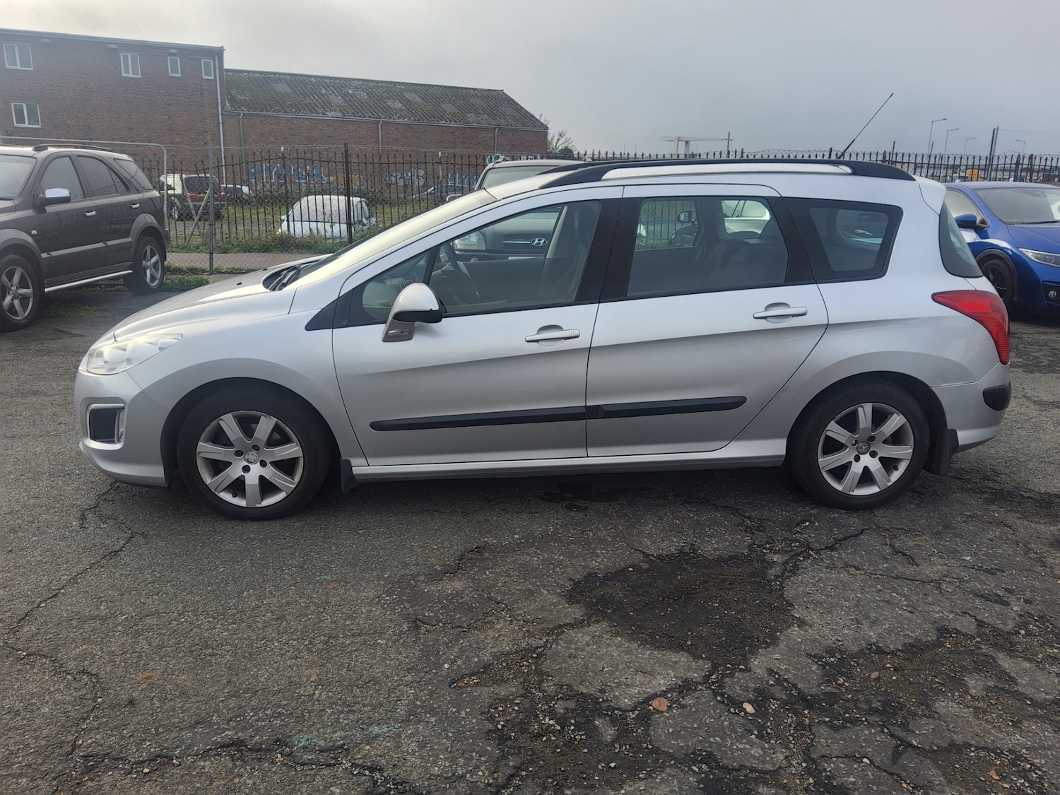 Used Peugeot 308 2013 for sale - 77271914: Photo 4
