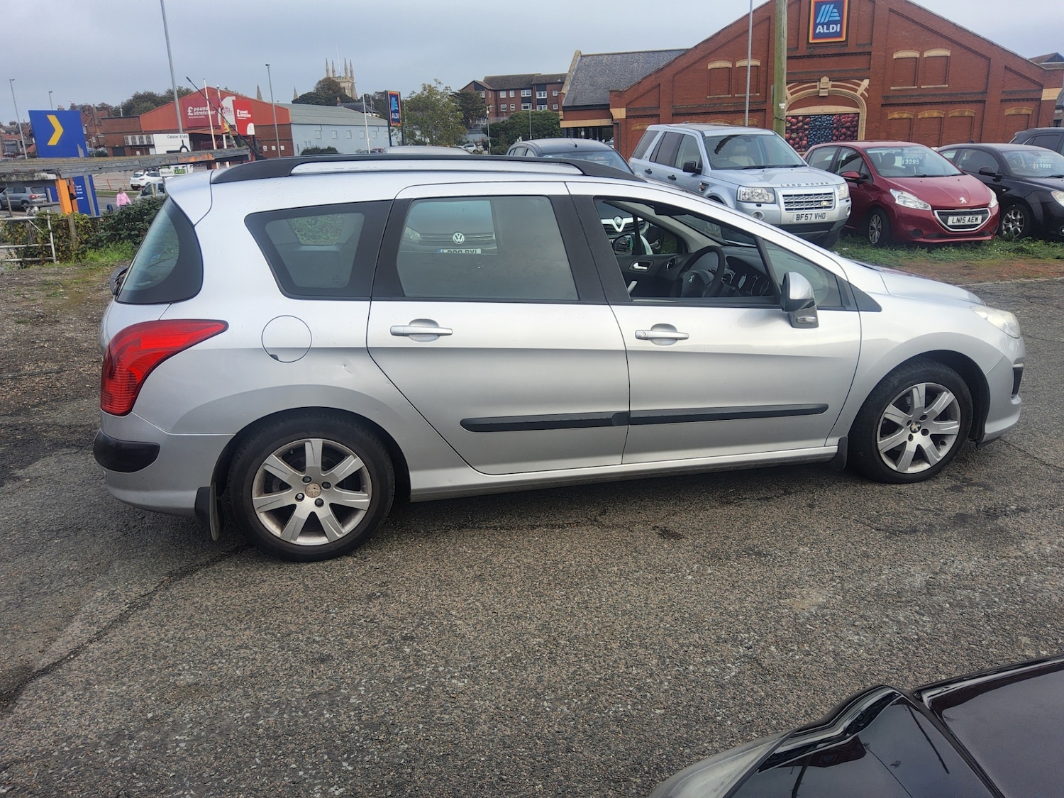 Used Peugeot 308 2013 for sale - 77271914: Photo 8