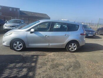 Used Renault Grand Scenic 2010 for sale - 77273469: Photo