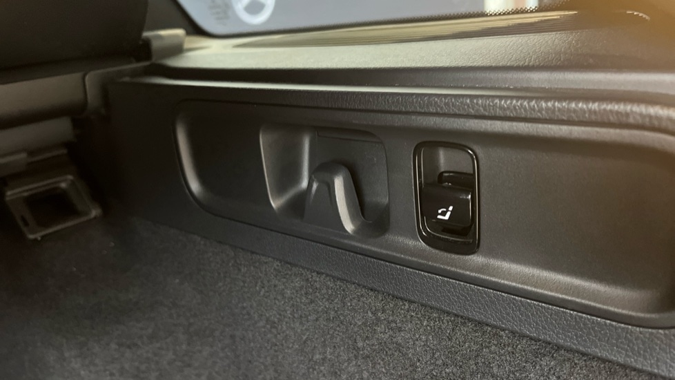 Used Mercedes-Benz C Class 2025 for sale - 77012996: Photo 49