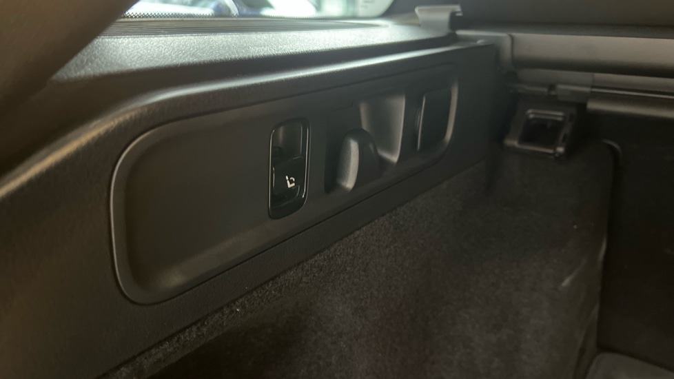 Used Mercedes-Benz C Class 2025 for sale - 77012996: Photo 50