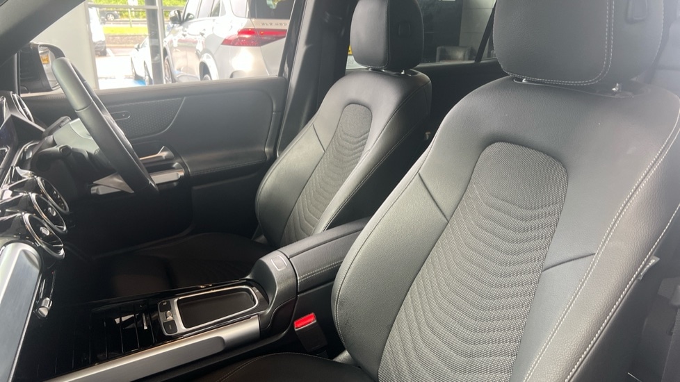 Used Mercedes-Benz GLB 2025 for sale - 76261614: Photo 14