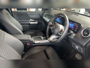 Used Mercedes-Benz GLB 2025 for sale - 76261614: Photo