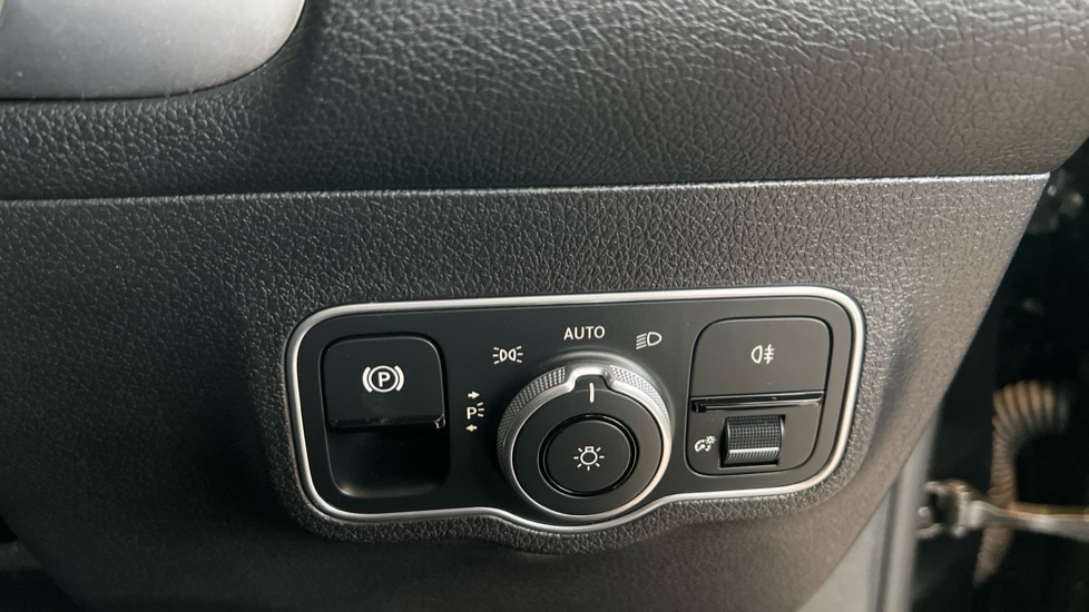 Used Mercedes-Benz GLB 2024 for sale - 76841900: Photo 36