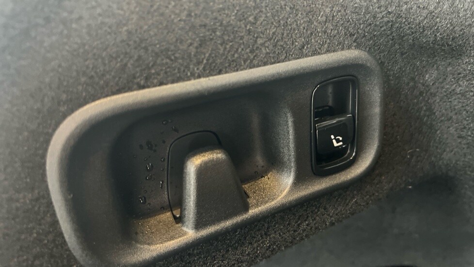 Used Mercedes-Benz C Class 2024 for sale - 75946667: Photo 29