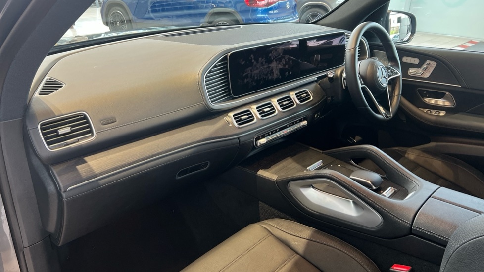Used Mercedes-Benz GLE 2025 for sale - 77012994: Photo 11