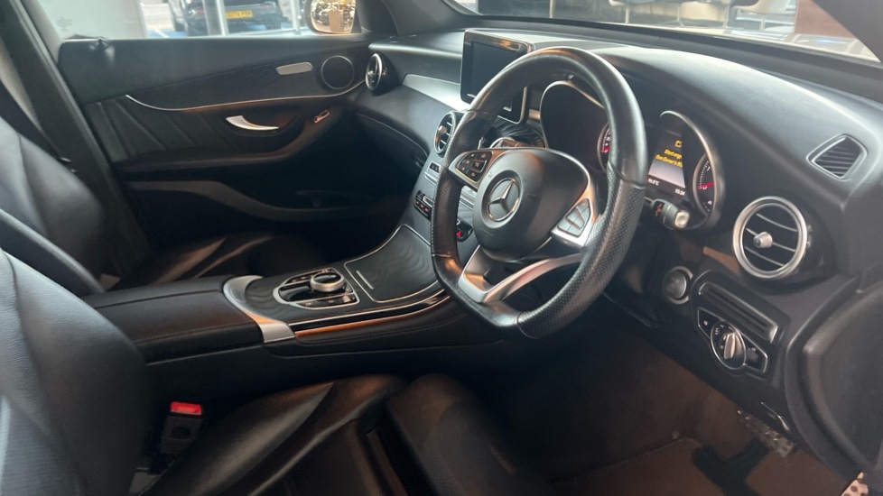 Used Mercedes-Benz GLC 2019 for sale - 76652697: Photo 3