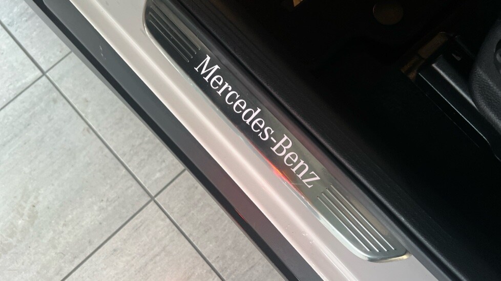 Used Mercedes-Benz GLC 2019 for sale - 76652697: Photo 34