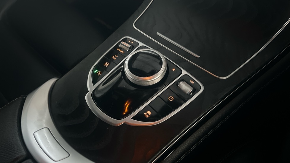 Used Mercedes-Benz GLC 2019 for sale - 76652697: Photo 40