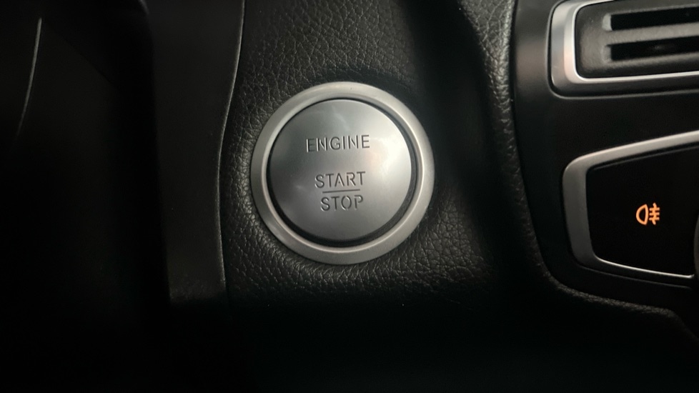 Used Mercedes-Benz GLC 2019 for sale - 76652697: Photo 43