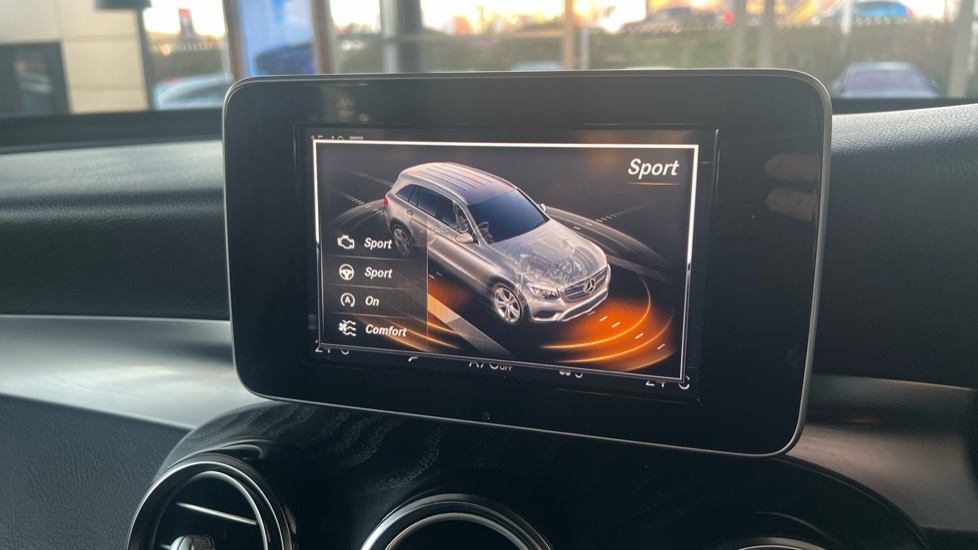 Used Mercedes-Benz GLC 2019 for sale - 76652697: Photo 44