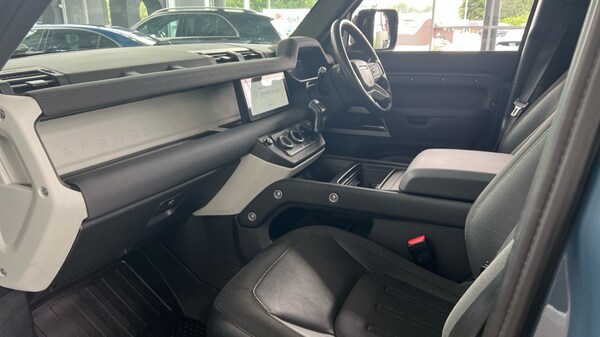 Used Land Rover Defender 2020 for sale - 76176287: Photo 10