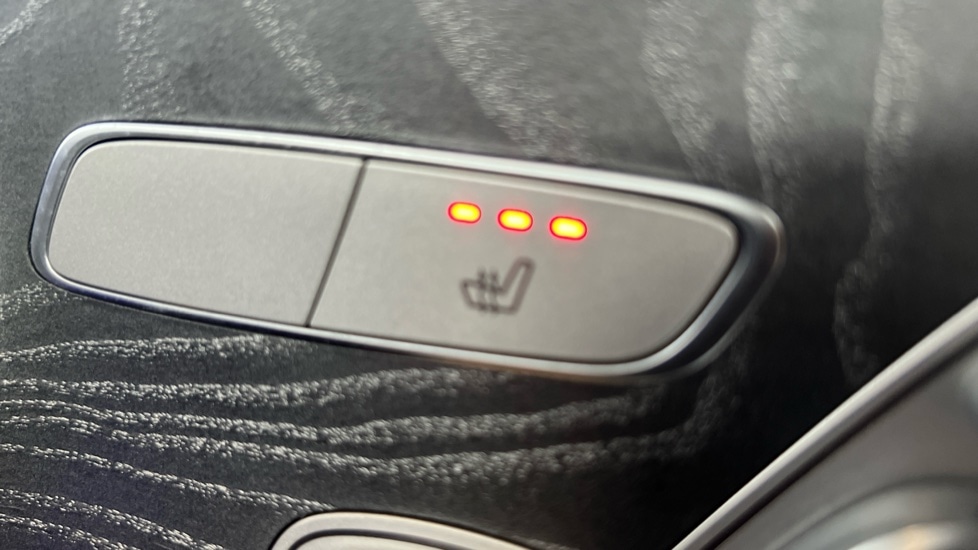 Used Mercedes-Benz E Class 2020 for sale - 76640156: Photo 36