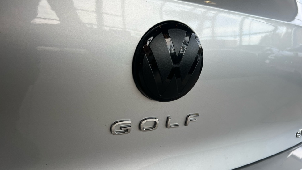 Used Volkswagen Golf 2020 for sale - 76640147: Photo 32
