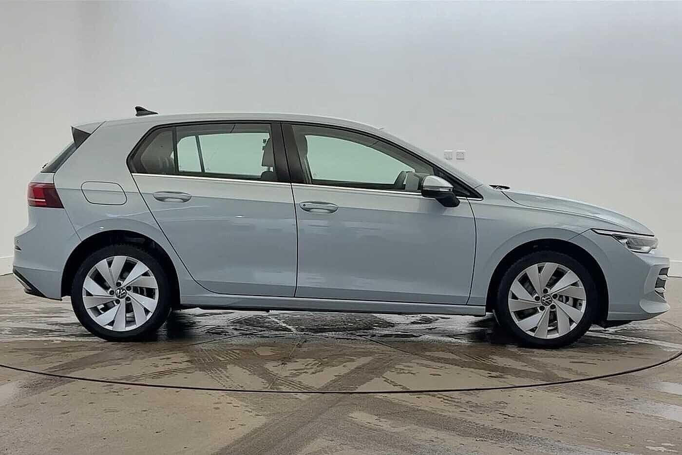 Used Volkswagen Golf 2025 for sale - 76934315: Photo 4