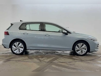 Used Volkswagen Golf 2025 for sale - 76934315: Photo