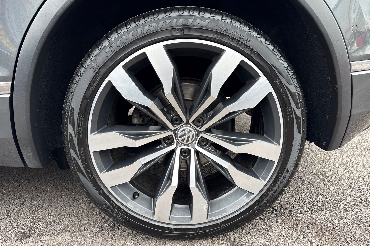 Used Volkswagen Tiguan 2019 for sale - 77914265: Photo 11