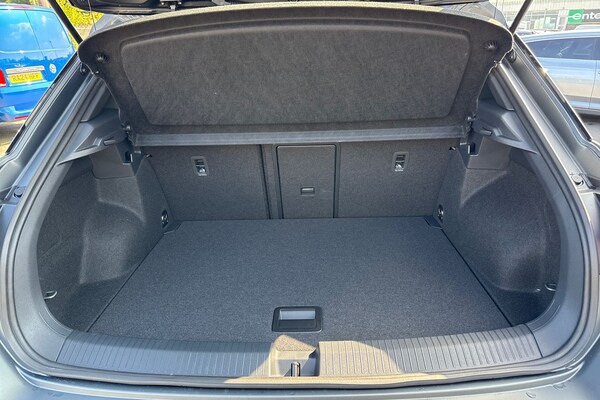 Used Volkswagen T-Roc 2025 for sale - 75820045: Photo 6